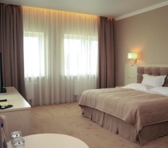 Номер полулюкс с 1 двуспальной кроватью в Аура