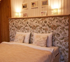 Номер комфорт с 1 двуспальной кроватью (мансарда) в Здрава дача