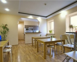 Кровать в восьмиместном номере в Maestro Hostel