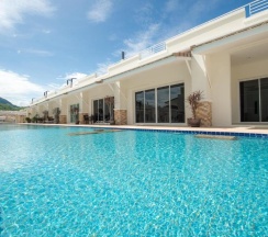 Люкс в Отель The Oriental Beach Pearl
