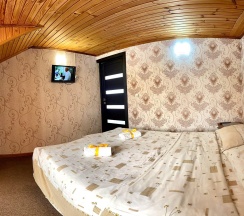 Номер эконом (мансарда) в Дом солнца