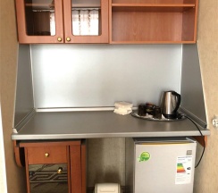 Двухкомнатный Комфорт с одной двуспальной кроватью и диваном (One bedroom) в Светлана