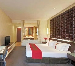 Одноместный люкс с 2 комнатами в The Davis Bangkok Hotel