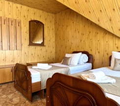 Четырёхместная комната эконом в Корнилофф от Травел Хотелс Антураж