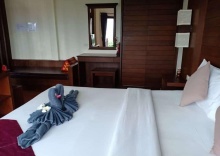 Двухместное бунгало Deluxe двуспальная кровать в Phuchawee Lanta Villa