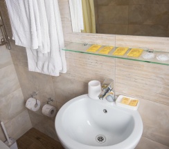 Номер эконом №002 в Hotel central