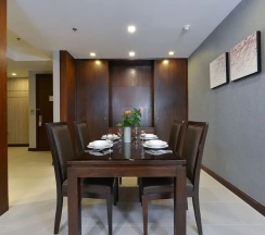 Семейный люкс в Grand Asoke Suites Boutique Residence