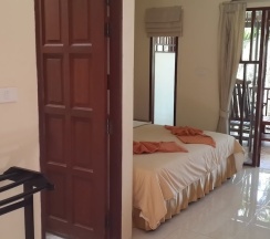 Номер Superior с балконом в Rattana Guesthouse & Bungalow