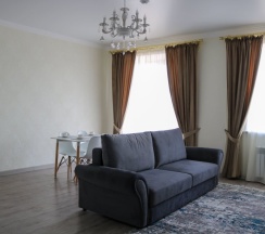 Двухместный люкс с 2 комнатами с балконом и с красивым видом из окна двуспальная кровать в Golden Park