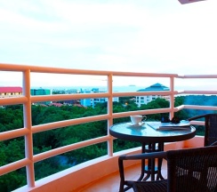 Двухместный номер Deluxe с видом на бассейн двуспальная кровать в Phu View Talay Resort