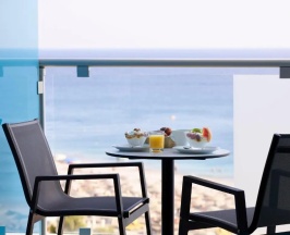 Двухместный номер Superior с видом на море (двуспальная кровать) в Aquarium View Hotel