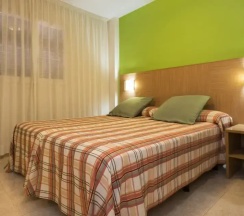 Апартаменты c 1 комнатой с балконом в Apartamentos California