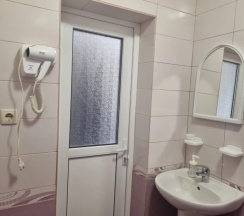 Двухместный номер Standard с балконом 2 отдельные кровати в Ахра