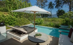 Двухместный Pool Pavilion Lagoon двуспальная кровать в Rosewood Phuket