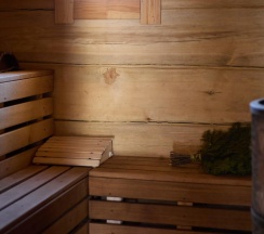 Двухэтажный дом с видом на реку, сад и горы в Дагар