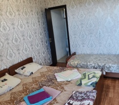 Трёхместный номер Deluxe с балконом и с видом на море в У Андрея и Анны
