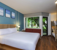 Четырёхместный номер семейный Connecting в ibis Samui Bophut
