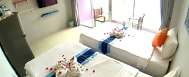 Двухместный номер Deluxe с балконом 2 отдельные кровати в The Room Patong Hotel