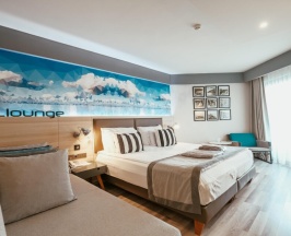 Трёхместный номер Standard с балконом и с видом на окрестности в Sunprime C-Lounge Hotel - Adults Only