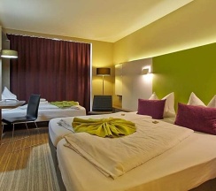 Двухместный номер Standard с видом на улицу двуспальная кровать в Hotel Demas City