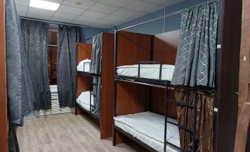 Кровать в 8-местном общем номере в ПушкинStreet