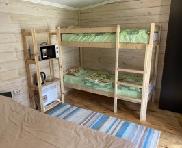 Четырёхместный семейный номер Standard с красивым видом из окна в Семинская поляна