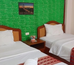 Трёхместный семейный номер Standard односпальная кровать в Thepparat Lodge Krabi