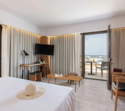 Двухместный номер Deluxe (двуспальная кровать) в Ibis Styles Heraklion Central