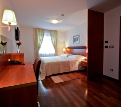 Двухместный номер Standard 2 отдельные кровати в Hotel Croatia
