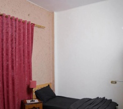 Трёхместный номер в Castle Hotel