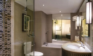 Двухместный номер Deluxe с видом на море двуспальная кровать в Pullman Phuket Karon Beach Resort ex. Hilton Phuket Arcadia Resort
