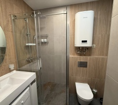 Двухместные апартаменты Comfort с балконом (двуспальная кровать) в Квартира Уютная Студия в Сердце Ярославля