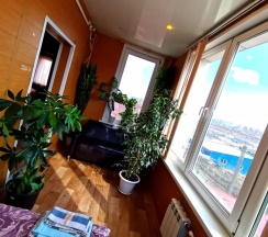 Коттедж с 5 комнатами с балконом и с красивым видом из окна в Удачный