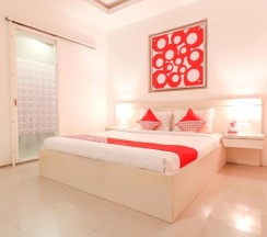 Двухместный номер Deluxe двуспальная кровать в OYO 1489 Simona Hotel