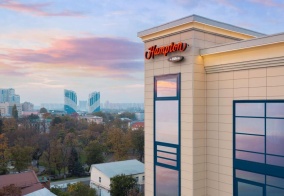 Отель Hampton by hilton Krasnodar в Краснодаре