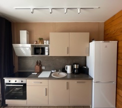 Дом с бассейном в Такой дом