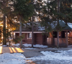 Коттедж стандарт с 2 односпальными и 2 двуспальными кроватями в На ладони