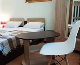 Трёхместный номер Standard с балконом и с красивым видом из окна в Александра