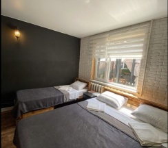 Трехместный номер на первом этаже 1 в Greenwall