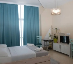 Двухместный номер Standard с балконом и с видом на море двуспальная кровать в Hotel Saranda