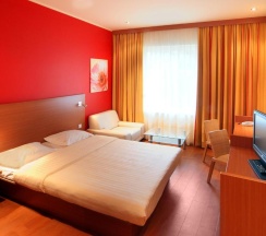 Двухместный номер Superior двуспальная кровать в Leonardo Hotel Salzburg City Center