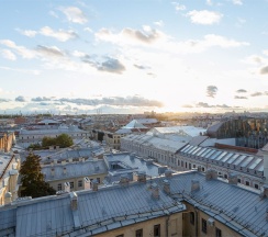 Люкс с двумя кроватями и видом на город в Renartiss Isaakiy St. Petersburg hotel