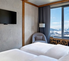 Стандарт Твин с видом на горы в Среди Гор