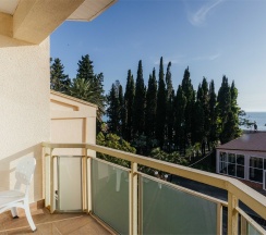 Люкс с балконом морская сторона. Корпус 2 в Amza Парк