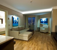 Семейный люкс в Ramada Plaza by Wyndham Antalya