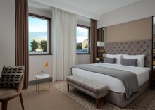 KING DELUXE CITY VIEW ROOM в Chekhoff hotel Moscow curio collection by Hilton