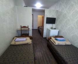 Трехместный номер в Кедр