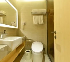 Двухместный номер без окна (двуспальная кровать) в JI Hotel Lujiazui Babaiban