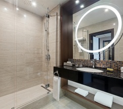 Двухкомнатные апартаменты с одной спальней в Krasnodar Marriott Hotel