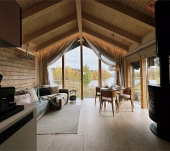 Лодж 4 с бесплатной сауной + Безлимитное посещение ЕлятыПарка в ЕлятыЛодж